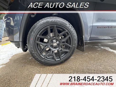 Used 2021 Jeep Grand Cherokee Trailhawk image 12
