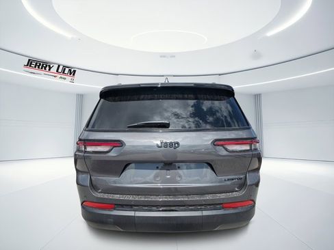 New 2025 Jeep Grand Cherokee L Limited w/ Black Appearance Package image 4