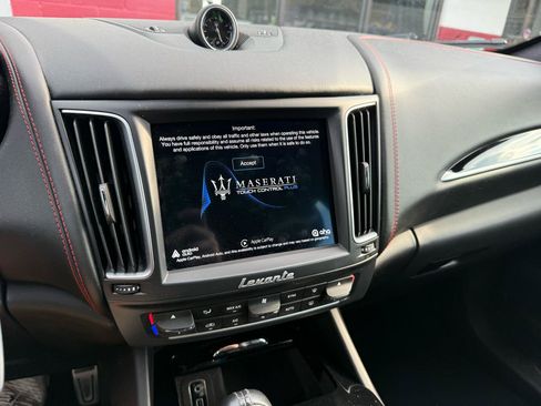 Used 2017 Maserati Levante w/ Sport Package AWD/4WD image 24