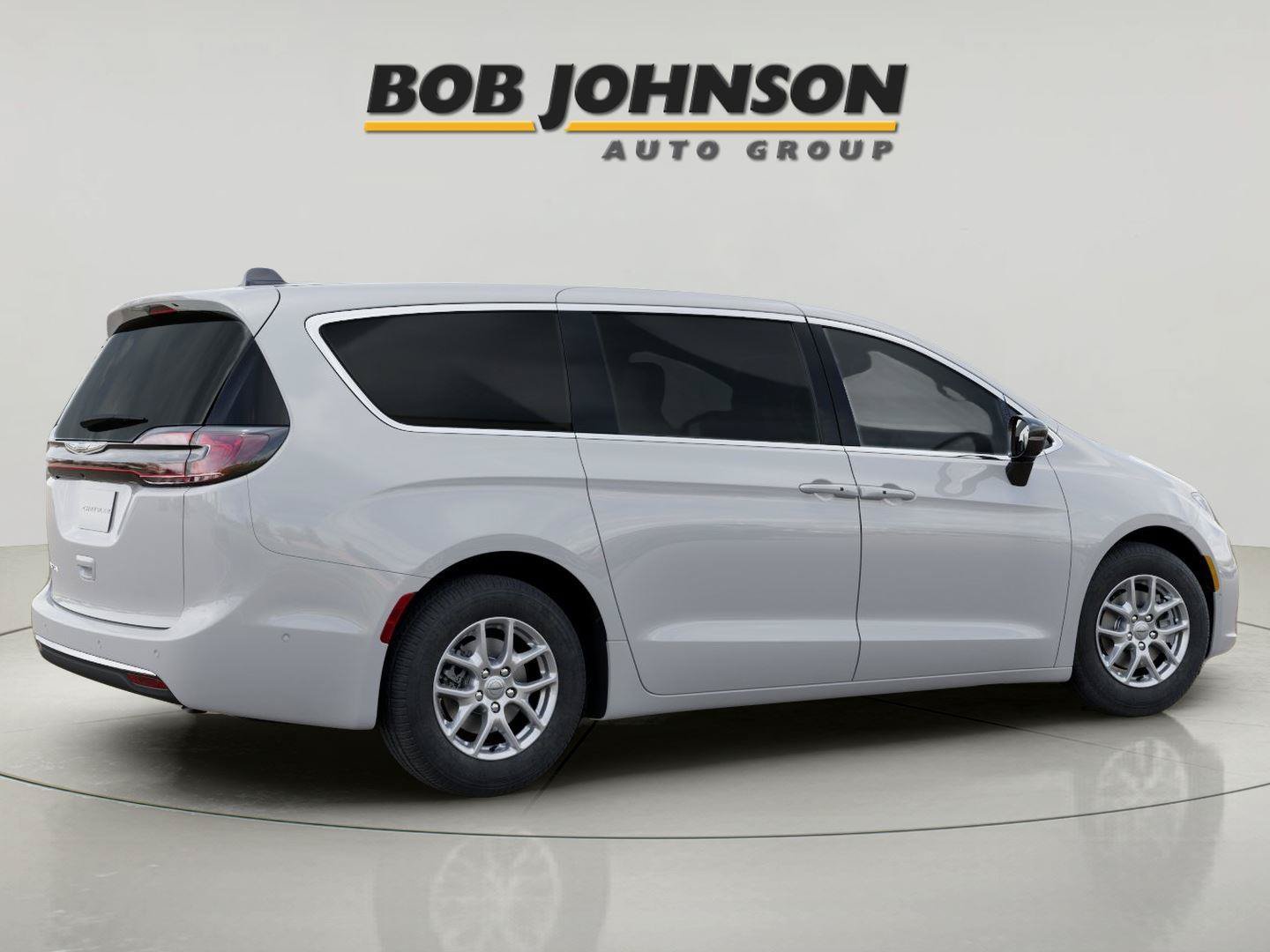 New 2025 Chrysler Pacifica Select FWD image 3