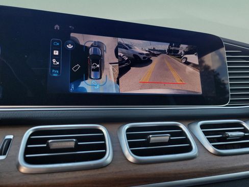 Certified 2025 Mercedes-Benz GLS 450 4MATIC image 22