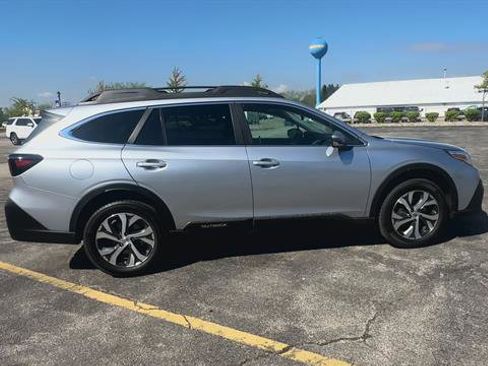 Used 2022 Subaru Outback Limited image 9