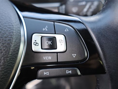 Used 2019 Volkswagen Tiguan SEL image 18