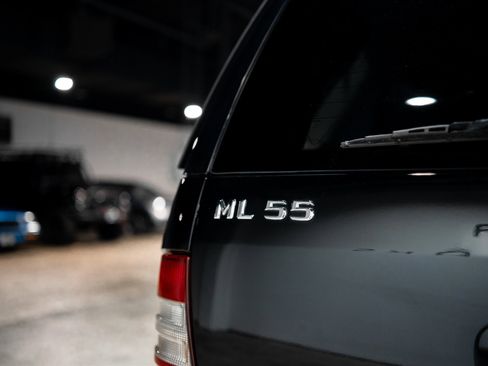 Used 2001 Mercedes-Benz ML 55 AMG 4MATIC image 17