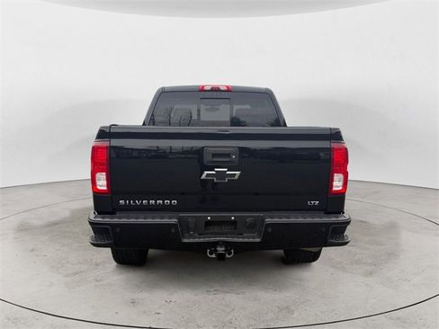 Used 2017 Chevrolet Silverado 1500 LTZ Z71 w/ Realtree Edition image 4