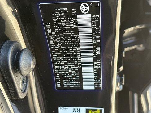 Used 2021 Toyota Corolla LE w/ Carpet Mat Package (TMS) FWD image 26