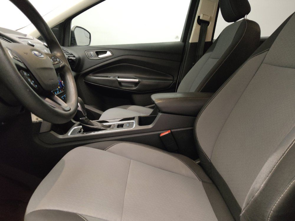 Used 2018 Ford Escape SE FWD image 17