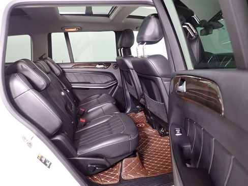 Used 2014 Mercedes-Benz GL 450 4MATIC image 47
