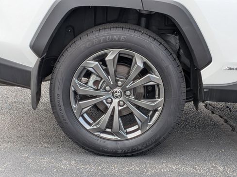 Certified 2024 Toyota RAV4 XLE Premium AWD/4WD image 11