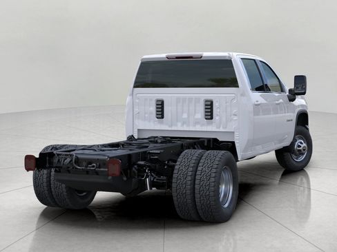 Used 2026 Chevrolet Silverado 3500 W/T w/ WT Convenience Package AWD/4WD image 4