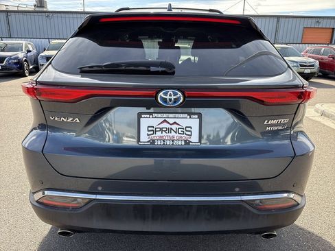 Used 2021 Toyota Venza image 4