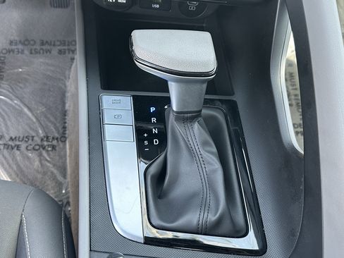 Used 2024 Hyundai Elantra SEL FWD image 30
