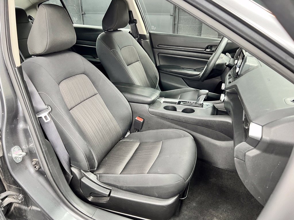 Used 2024 Nissan Altima 2.5 S FWD image 8