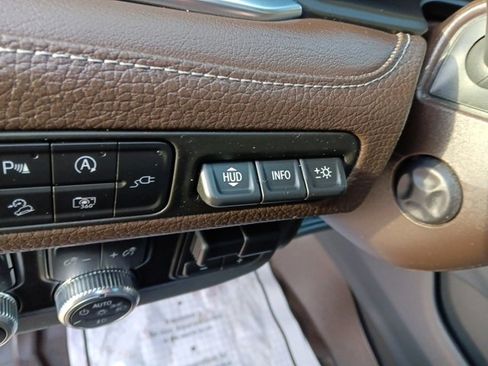 Used 2022 GMC Yukon Denali w/ Denali Premium Package image 22