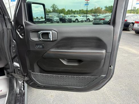 Used 2023 Jeep Gladiator Mojave w/ Cold Weather Group AWD/4WD image 20