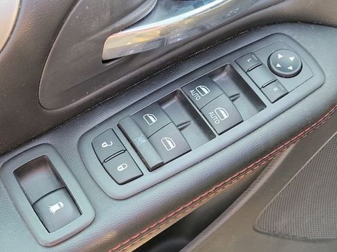 Used 2016 Dodge Grand Caravan R/T FWD image 16