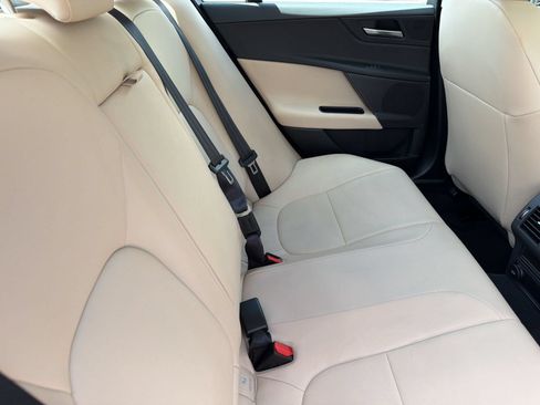 Used 2018 Jaguar XE RWD image 29