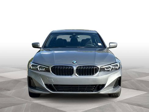 Used 2025 BMW 330i Sedan image 3