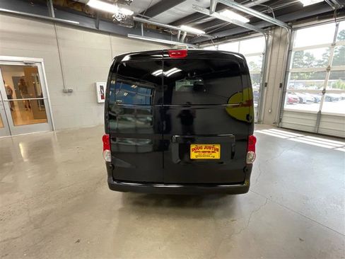 Used 2017 Nissan NV200 SV image 4
