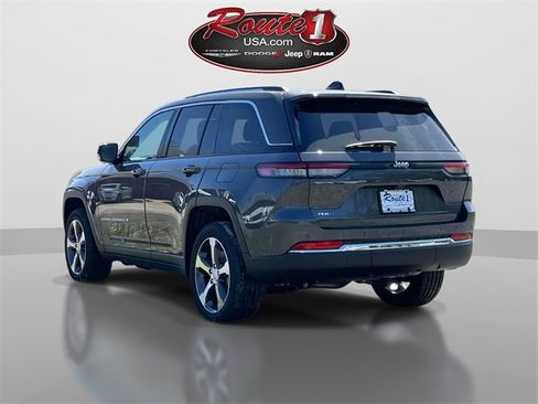 Used 2023 Jeep Grand Cherokee 4WD 4xe image 3