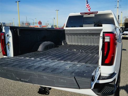 Used 2024 GMC Sierra 2500 Denali w/ Denali Reserve Package image 35