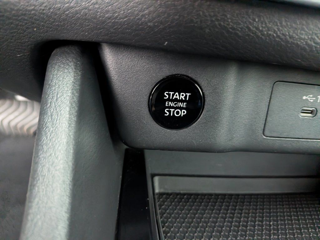 Used 2026 Nissan Rogue SV AWD/4WD image 18