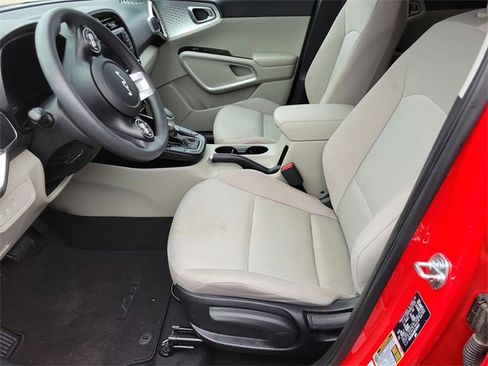 Used 2024 Kia Soul LX w/ Option Group 015 image 7
