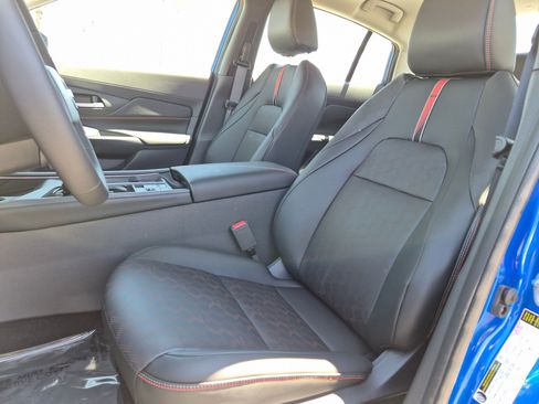 New 2026 Nissan Sentra SR w/ SR Premium Package FWD image 15