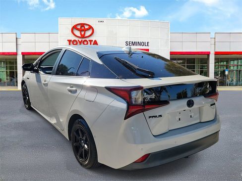Used 2020 Toyota Prius LE w/ Carpet Mat Package image 4