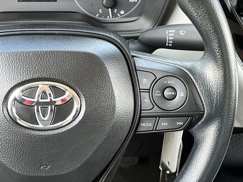 Used 2025 Toyota Corolla LE image 14