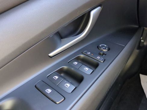 New 2026 Hyundai Elantra Limited image 30