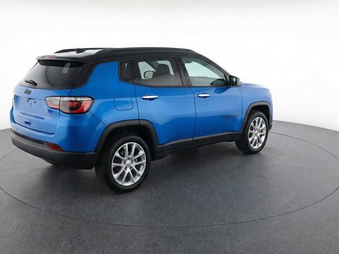 Used 2025 Jeep Compass Limited image 7