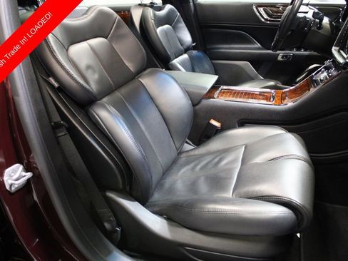 Used 2018 Lincoln Continental Reserve AWD/4WD image 27