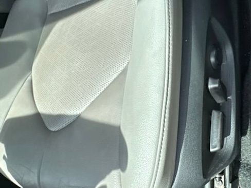 Used 2022 Toyota Camry XSE FWD image 33
