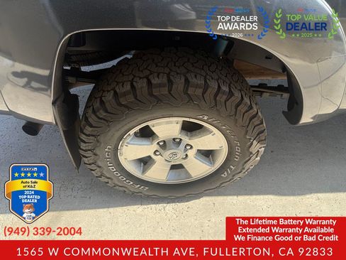 Used 2015 Toyota Tacoma PreRunner w/ TRD Sport Package RWD image 12