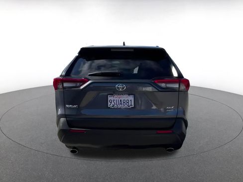 Used 2025 Toyota RAV4 XLE image 12