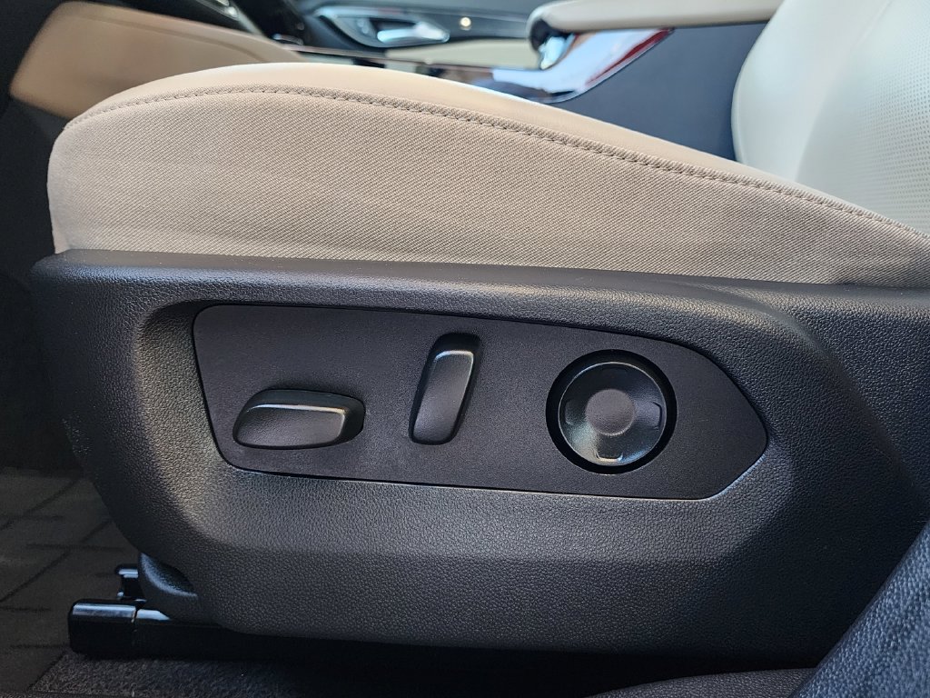 Used 2024 Buick Envision Preferred AWD/4WD image 18