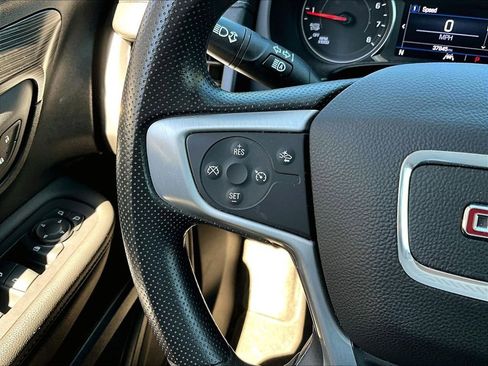 Used 2024 GMC Terrain SLE image 23