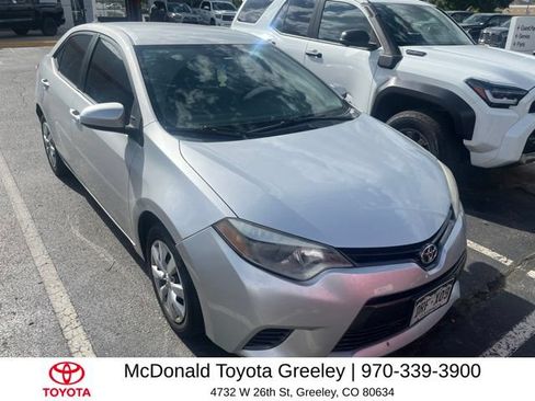 Used 2016 Toyota Corolla LE FWD image 2