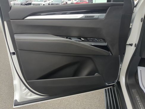 Certified 2025 Cadillac Escalade Sport AWD/4WD image 21