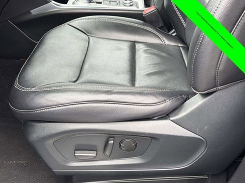 Used 2022 Ford Explorer Limited w/ Equipment Group 301A image 5