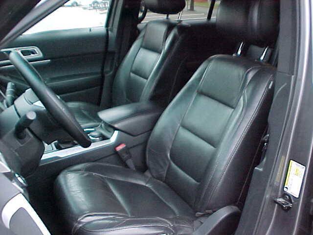 Used 2014 Ford Explorer XLT w/ Equipment Group 202A AWD/4WD image 47