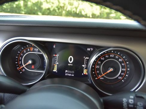 Used 2021 Jeep Wrangler Unlimited Sport AWD/4WD image 13