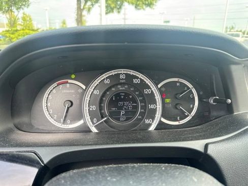 Used 2017 Honda Accord LX image 9