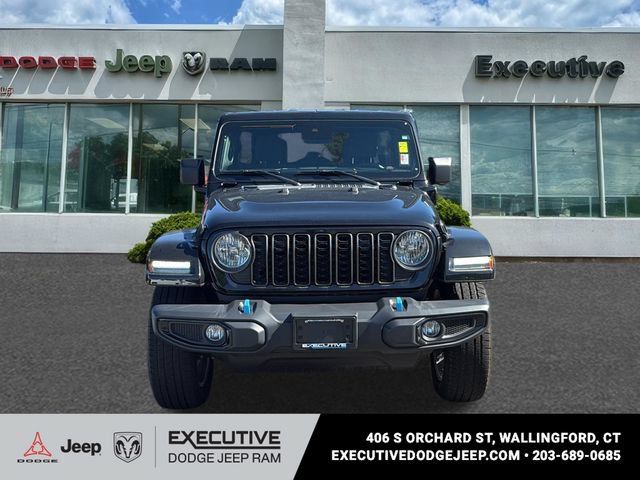 Used 2024 Jeep Wrangler Unlimited w/ Convenience Group AWD/4WD image 3