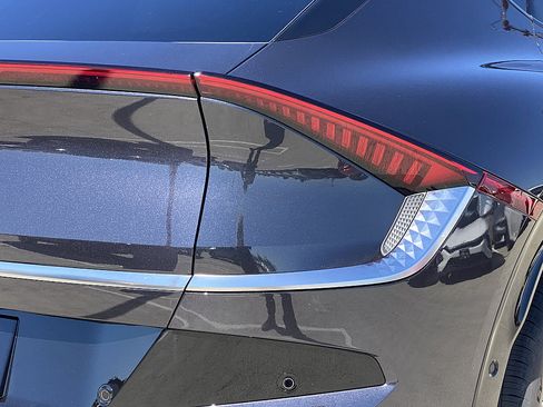 New 2026 Kia EV6 Wind RWD image 4