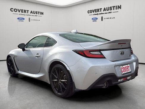 Used 2023 Toyota GR86 Premium image 3