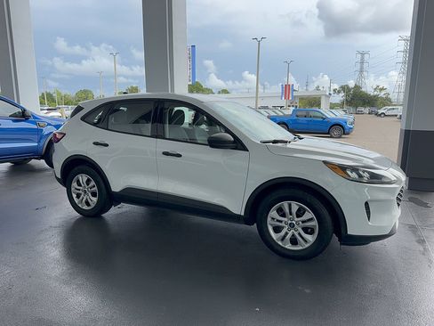 Certified 2020 Ford Escape S FWD image 5