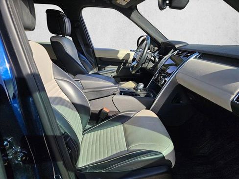 Used 2022 Land Rover Discovery S R-Dynamic image 23