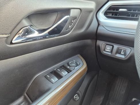 Used 2021 GMC Acadia SLE w/ Driver Convenience Package AWD/4WD image 17